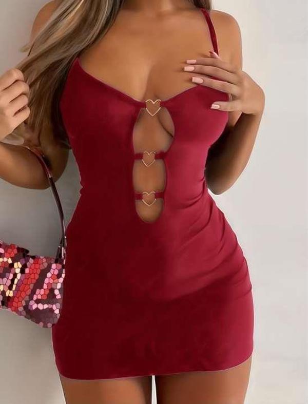 Bordo Göğüs Dekolteli Kalp Detaylı Mini Club Elbisesi - Image 1