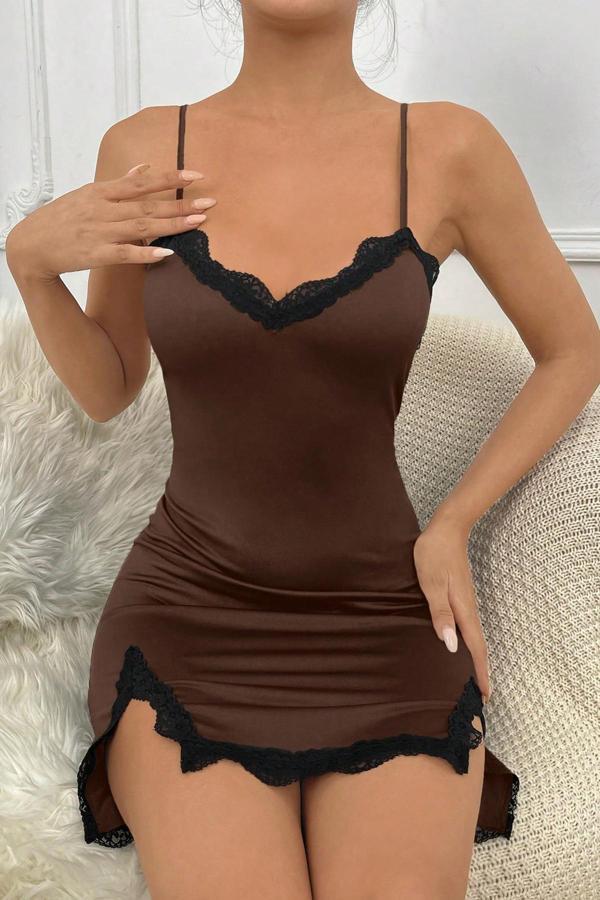 Kadın Kahverengi Göğsü Ve Bacakları Dantelli Yırtmaçlı Şık Gecelik - Image 1
