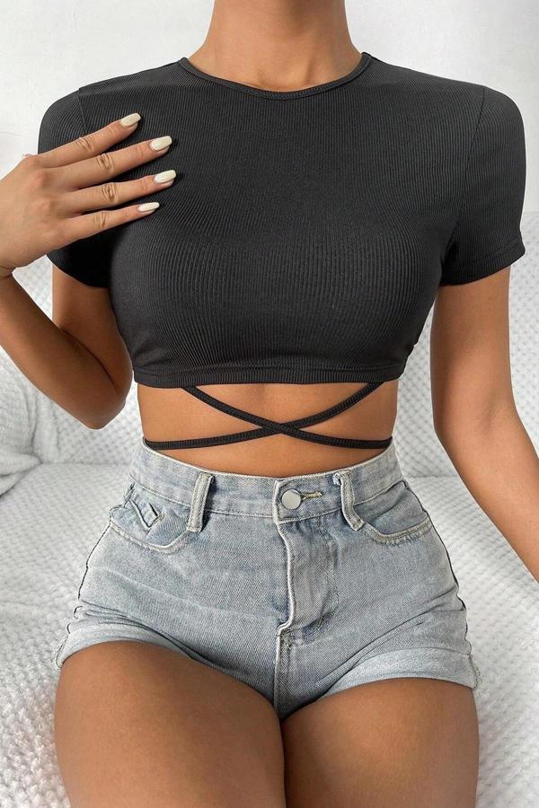 Kadın Siyah Yarım Kol Çapraz Bağlamalı Crop Top Bluz - Image 1