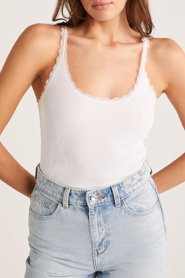 Kadın Beyaz Normal Kalıp Dantel Detalı Ince Askılı Oyuk Yaka Atlet - Image 1