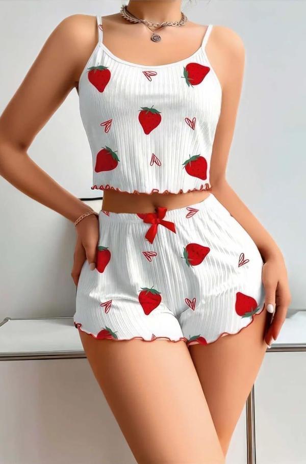 Penye Kumaş Çilek Desen Beyaz Şortlu Takım - Image 1