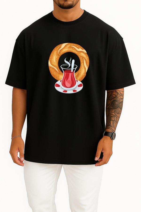 Oversize Simit Ve Çay Türk Kahvaltısı Göğüs Tasarımlı Unisex T-Shirt - Image 1