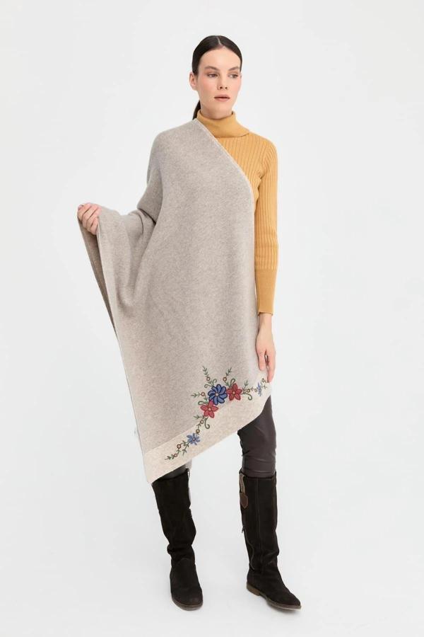 Desen Triko Üç Çiçekli Nakış İşlemeli Kadın Yün Şal 24055 - Image 1