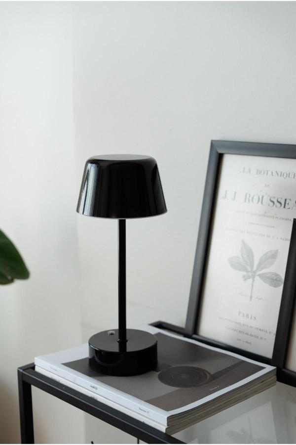 Dekorz Dükkan Siyah Renk Metal Dokunmatik Masa Lambası - Image 1