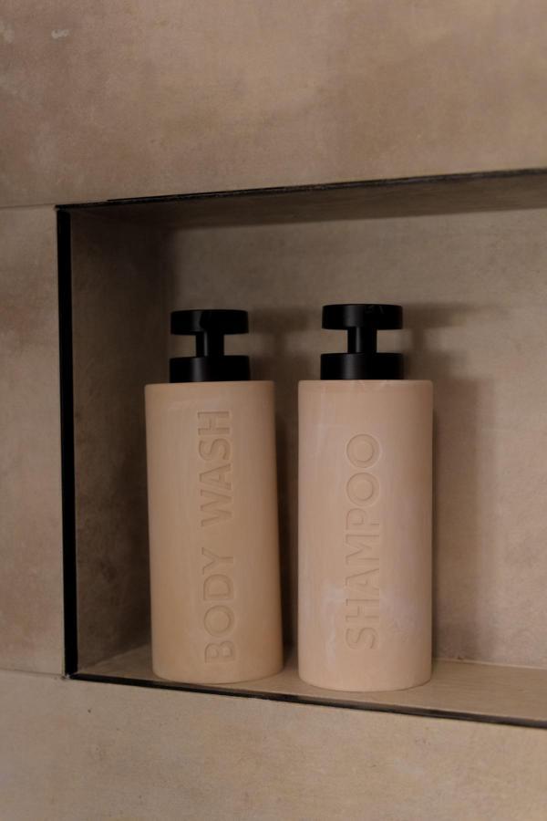 Dekorz Dükkan 2'Li Polyresin Shampoo / Body Wasy Şampuanlık - Image 1