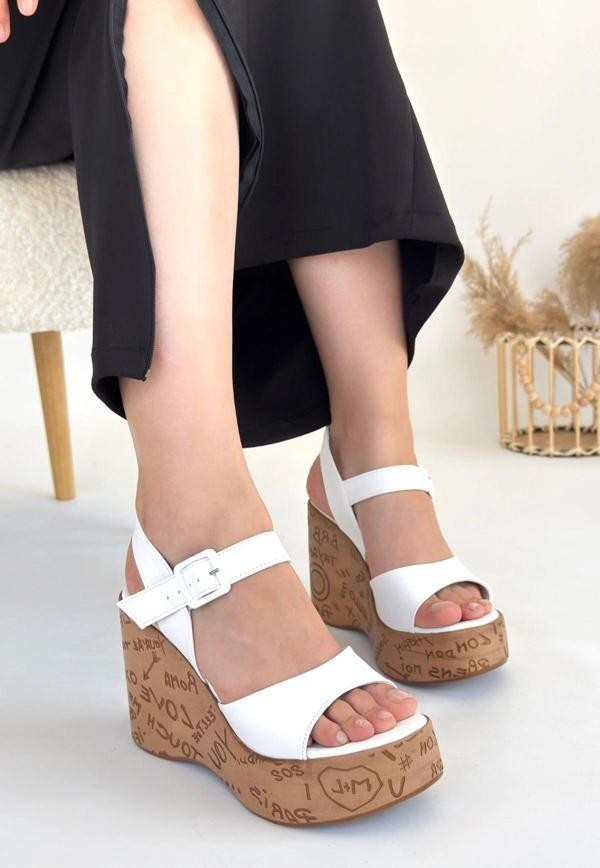 Riboy Beyaz Cilt Dolgu Topuk Sandalet - Image 1