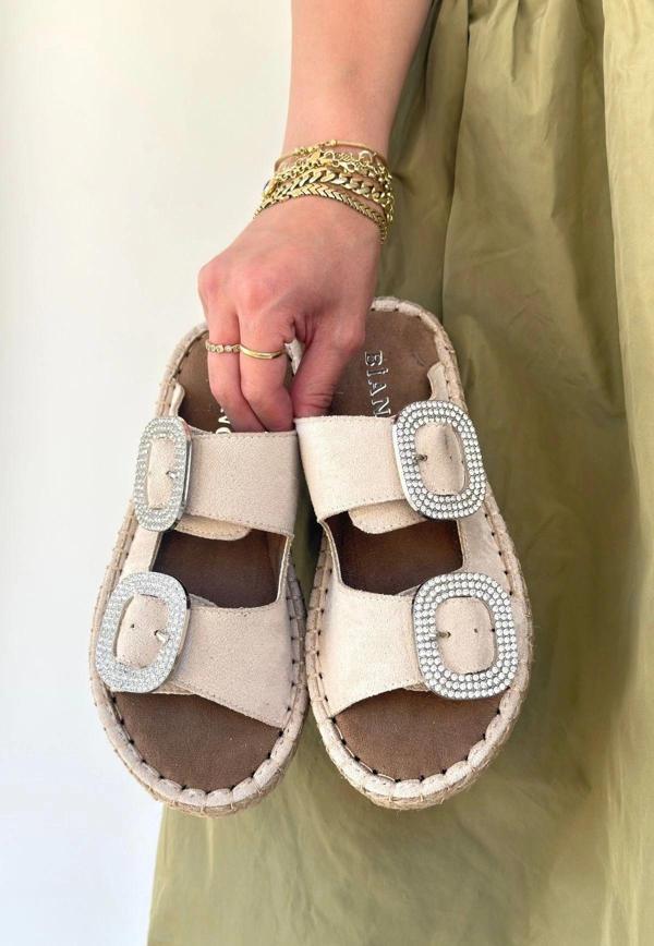 Hertas Bej Nubuk Tokalı Terlik - Image 1