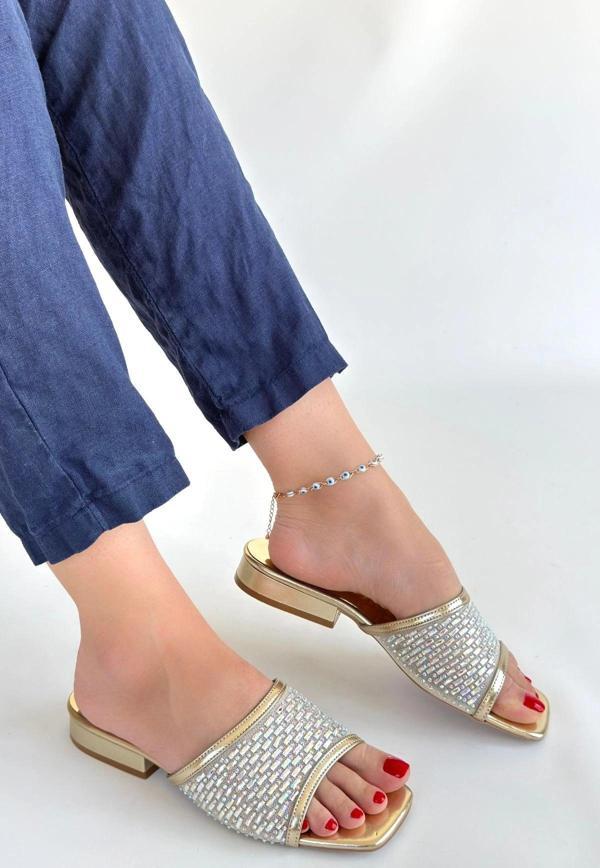 Ortu Gold Cilt İşlemeli Terlik - Image 1