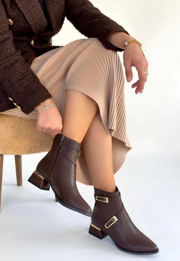 İnay Kahverengi Cilt Topuklu Bot - Image 1