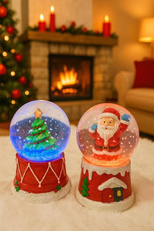 Yeni Yılın En Güzel Hediyesi Yılbaşı 2 Adet Led Işıklı 6,5 cm Noel Baba Yılbaşı Çam Ağacı Kar Küresi - Image 1