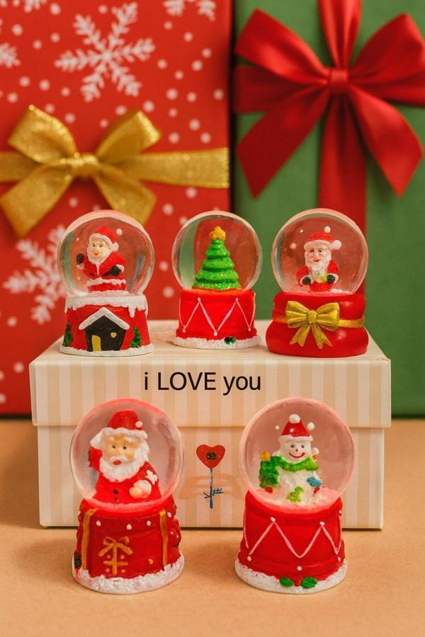 Yeni Yılın En Güzel Hediyesi Yılbaşı 5 Adet Led Işıklı 6,5 cm Noel Yeni Yıl Hediyesi Kar Küresi Seti - Image 1