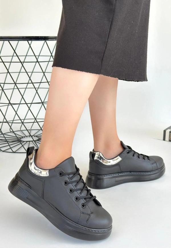 Sofio Siyah Cilt Bağcıklı Spor Ayakkabı - Image 1