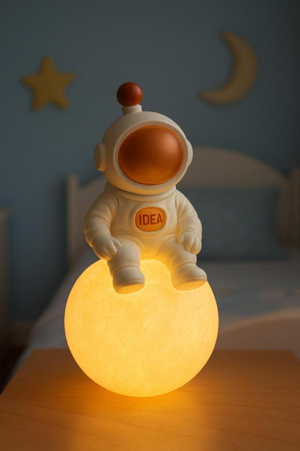 Işık Kasabası Astronot Led Gece Lambası - Image 1
