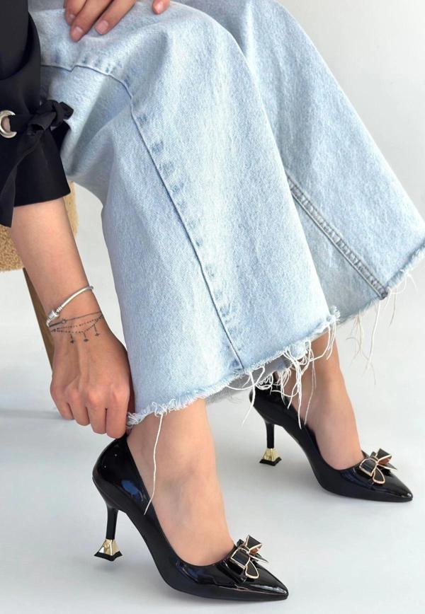 BİÇOMİ Coby Siyah Rugan Topuklu Ayakkabı - Image 1