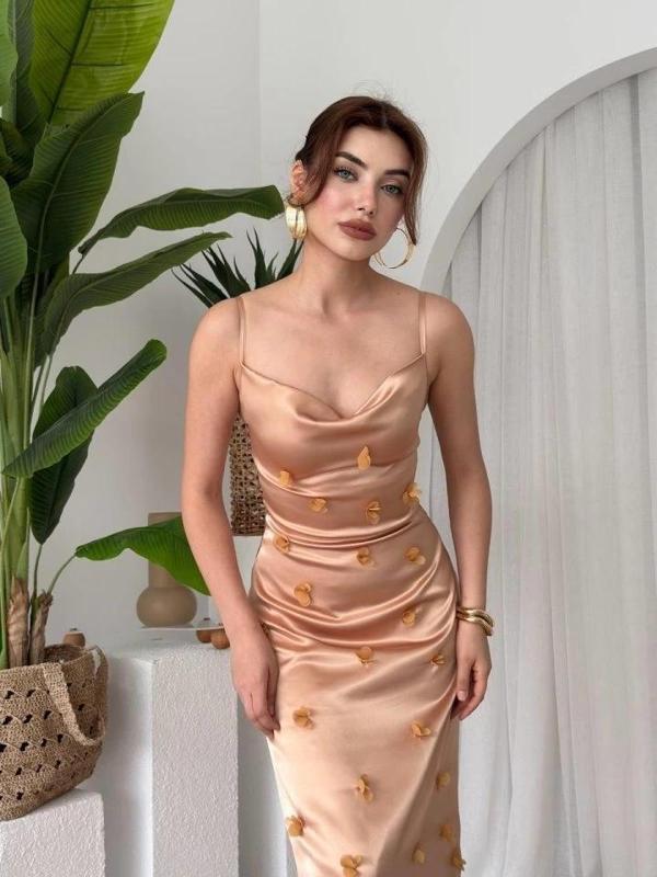 MDB Dora Çiçek Detaylı Elbise - Image 1