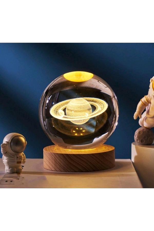 Alpjoy Dekoratif Satürn Gezegen Tasarımlı Ahşap Altlıklı Işıklı Cam Küre - Image 1