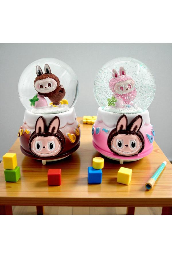 Alpjoy Labubu Kar Küresi Büyük Boy Işıklı Sesli Müzikli Kar Küresi Hediyelik Kar Küresi 1 Adet - Image 1