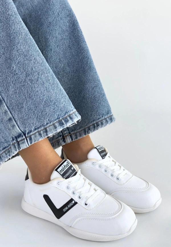 BİÇOMİ Jowen Beyaz Cilt Siyah Detaylı Bağcıklı Spor Ayakkabı - Image 1