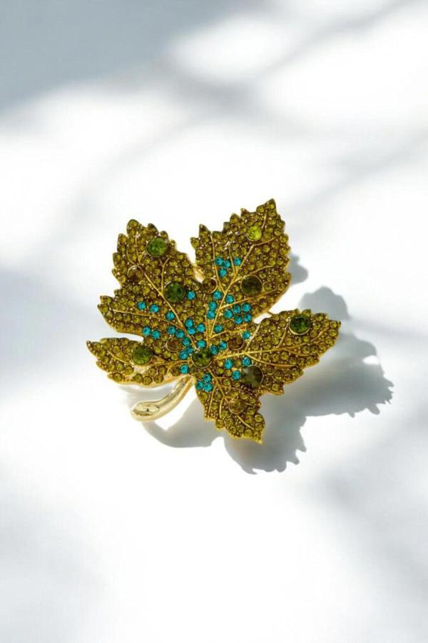 TAŞLI YAPRAK BROŞ - Image 1