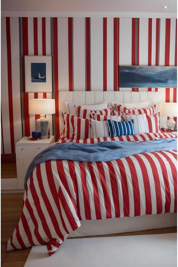 Helen George Back To Basics - Kırmızı Çizgili Çift Kişilik Nevresim Takımı - Image 1