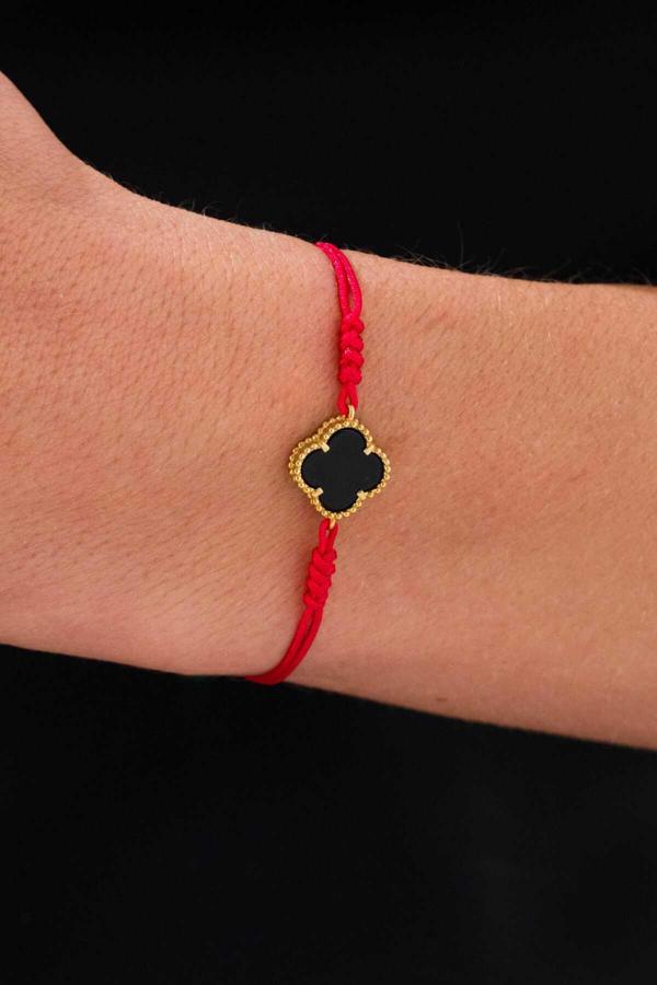 Acestes Design Işıltılı Yonca Şans Çiçeği Zarif Tasarım Siyah Renk Taş Ve İthal Kırmızı Renk İp Gold Gümüş Bileklik - Image 1