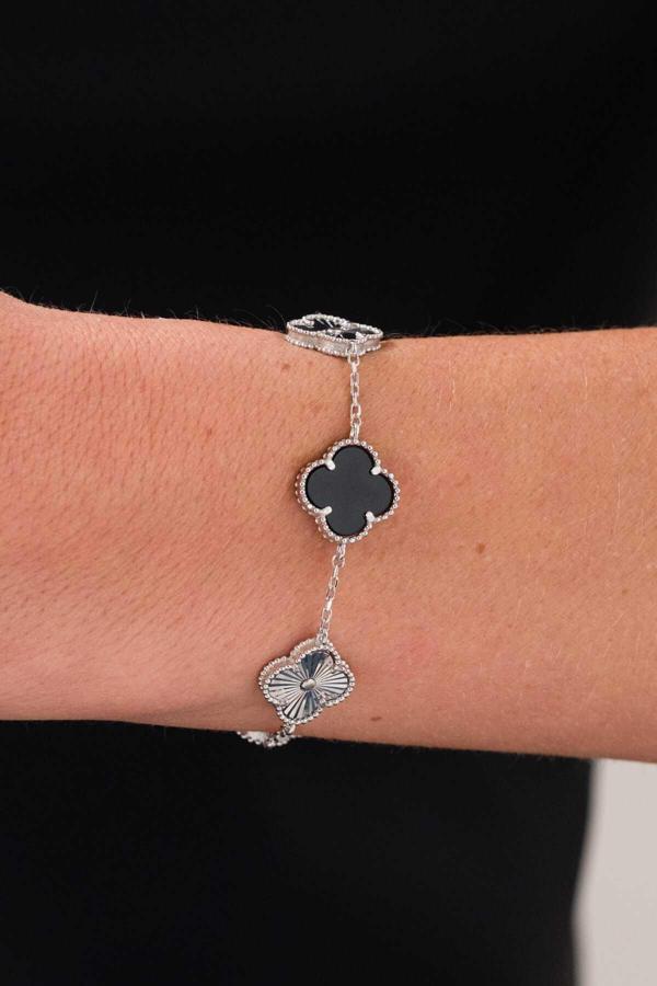 Acestes Design Şans Yonca Model 5 Model Siyah Renk Taşlı Ve Lazer Kalemli Zarif Ve Şık Tasarım Gümüş Bileklik - Image 1