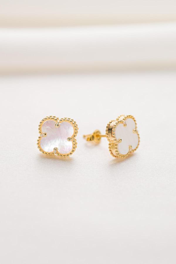 Acestes Design Beyaz Taşlı Çiçek Tasarım 925 Ayar Küpeler - Image 1