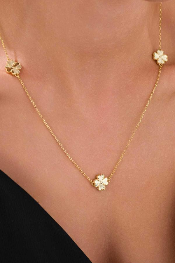 Acestes Design Şans 4 Yapraklı Yonca 3 Motifli Lazer Kalemli Işıltılı Özel Seri Altın Kaplama 925 Ayar Kolyeler - Image 1