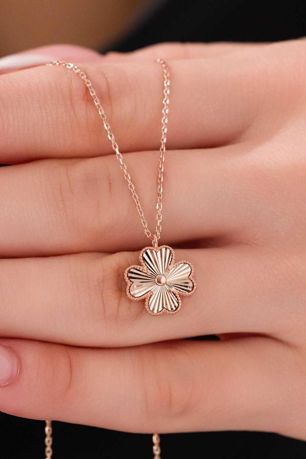 Acestes Design Şans 4 Yapraklı Yonca Model Lazer Kalemli Şık Ve Zarif Tasarım 14 Ayar Altın Kaplama Kolyeler - Image 1