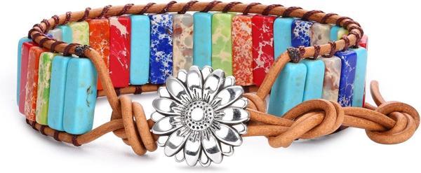Valkyrie El Yapımı Renkli Doğal Taş Bileklik – Çiçek Motifli Düğme, Ayarlanabilir Deri Örgü Tasarım - Image 1