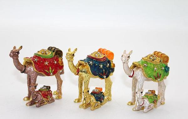 Swarovski Yavrulu Deve Model 1 - Image 1