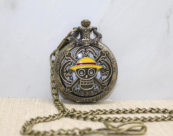 One Piece Tasarımlı Köstekli Saat - Image 1
