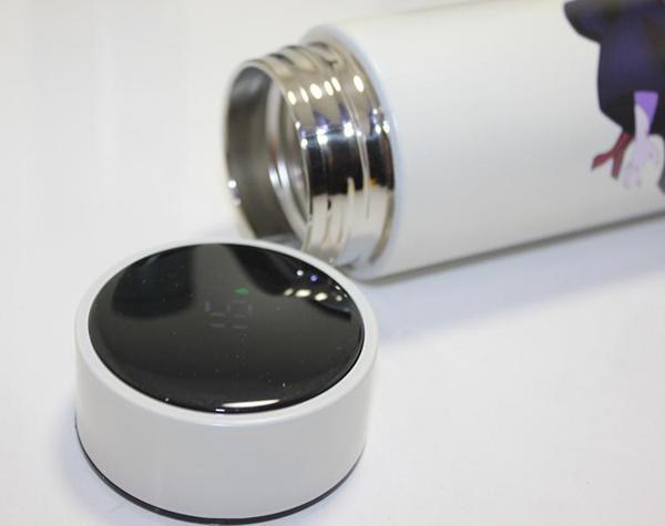 Anime Baskılı Dijital Göstergeli Termos 500 ml Model 1 - Image 1