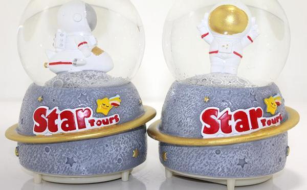 Kar Küresi Işıklı Müzikli 13 Cm - Image 1