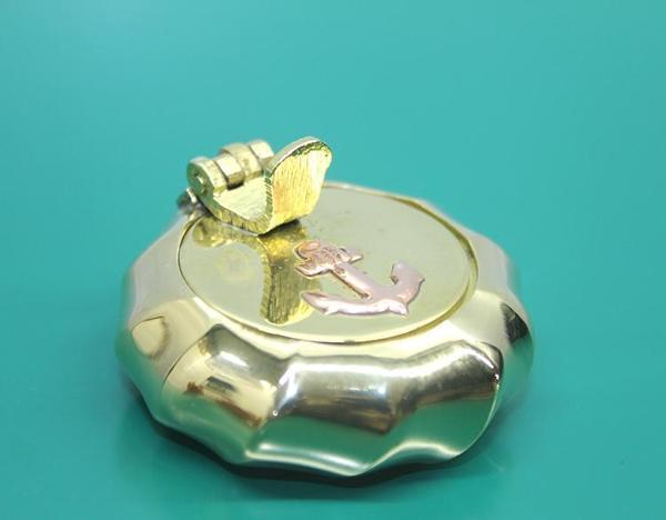 Pirinç Çapalı Kapaklı Küllük 5 Cm - Image 1