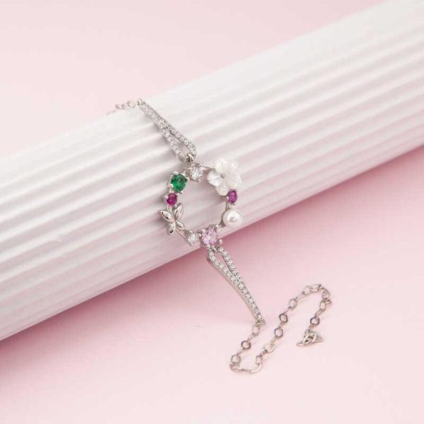 Gümüş Renkli Manolya Çiçeği Kadın Bileklik - Image 1