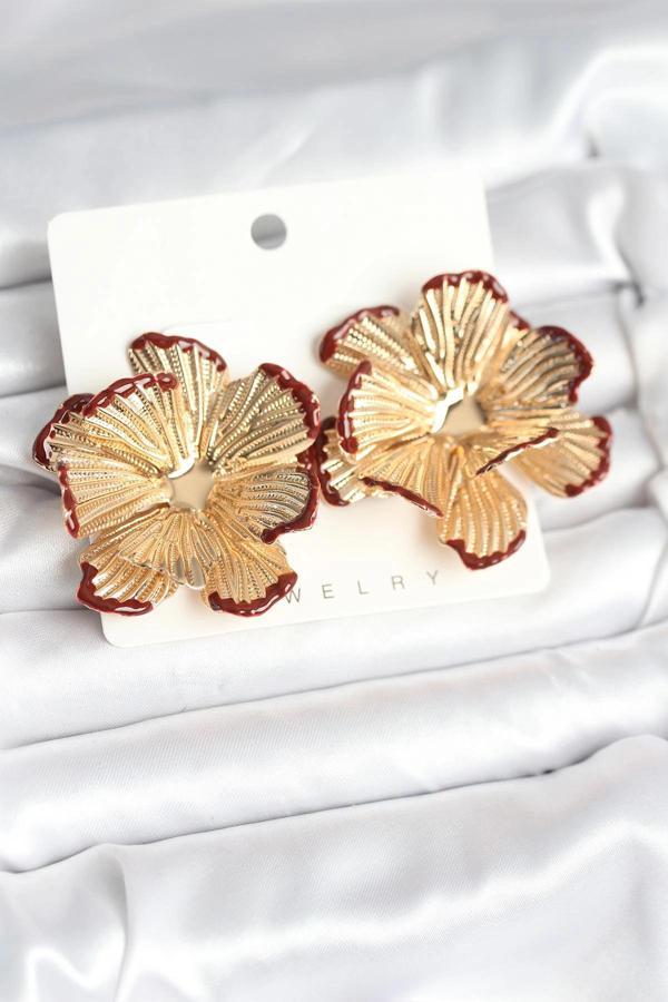 Pirinç Gold Renk Bordo Renk Detaylı Lotus Kadın Küpe - Image 1