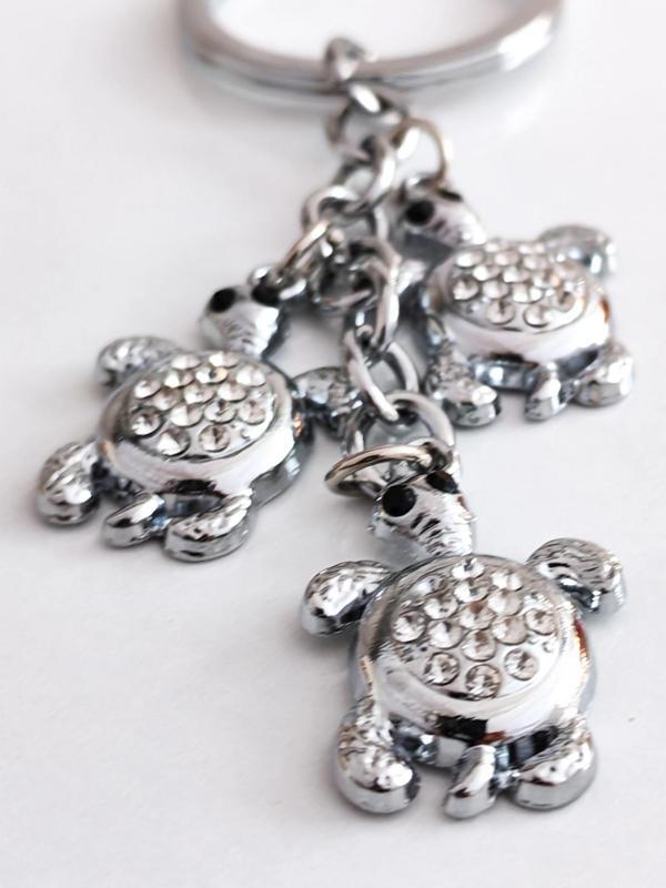 Gümüş Renkli Kaplumbağalar Metal Anahtarlık - Image 1