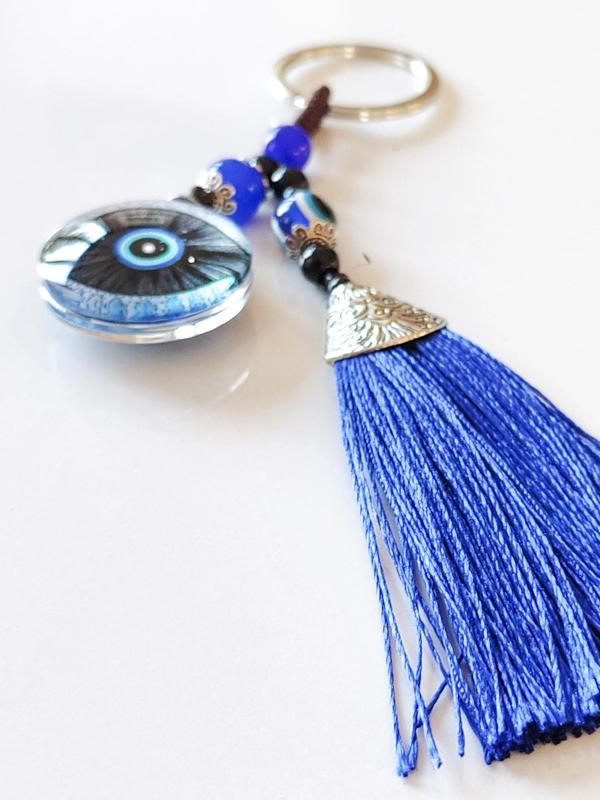 Mavi Püsküllü Göz Desenli Cam Anahtarlık - Image 1