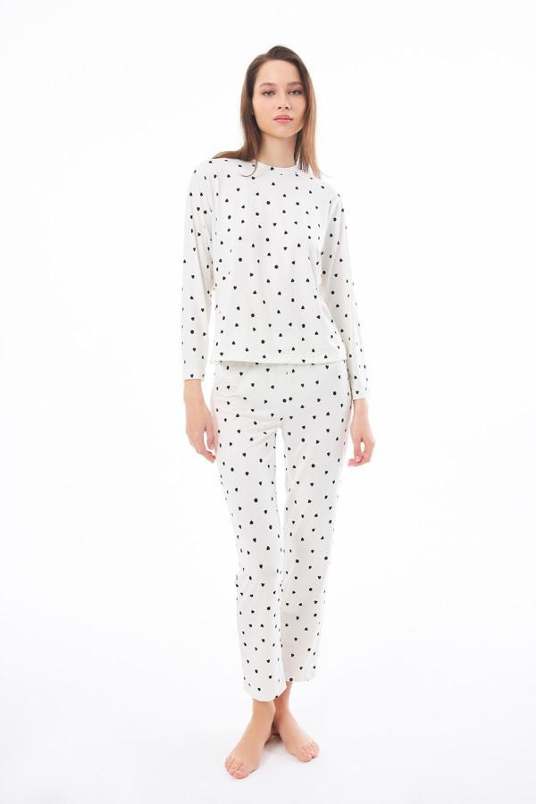 Premium  Kadın Pijama Takımı Krem Kalp Desenli Yumuşak Dokulu Bisiklet Yaka Uzun Kollu - Image 1