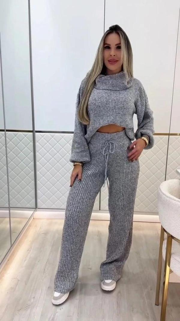 MDB Kadın Uzun Kollu Balıkçı Yaka Kısa Triko Bluz Ve Pantolon Ikili Takım - Image 1