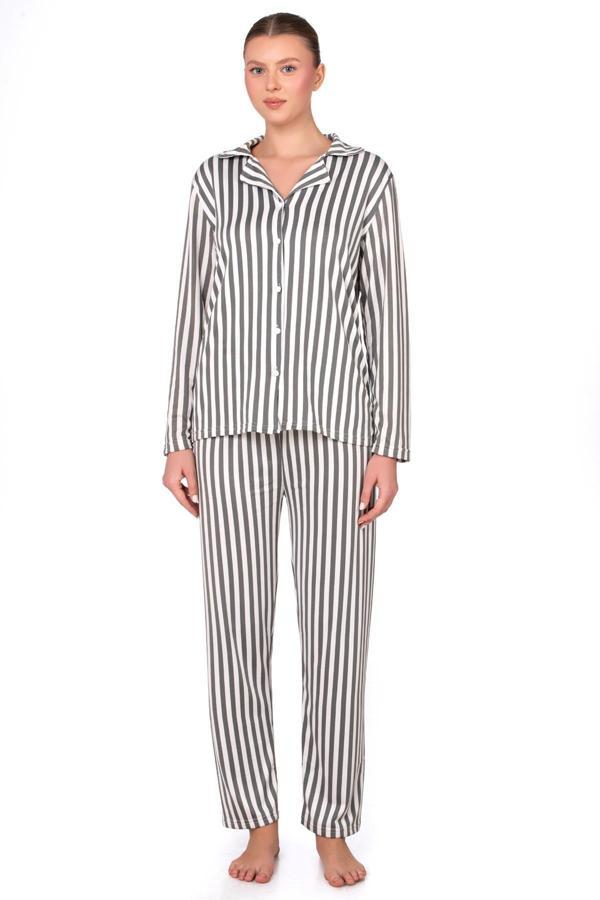 Gri Çizgili Lizbon Kumaş İçi Şardonlu Önden Düğmeli Kadın Pijama Takımı - Image 1