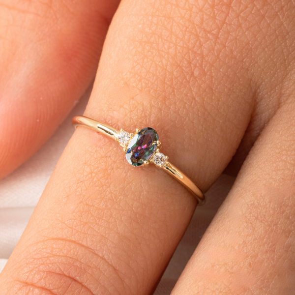 0,30CT Aleksandrit 0,10 CT Pırlanta(Signty Taşlı)Minimal Oval Taşlı Tria Pırlanta Hediye Gümüş Yüzük - Image 1