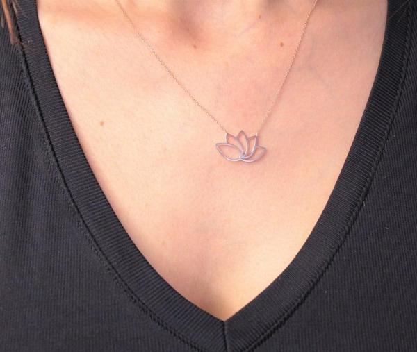 Gümüş Kolye - 925 Ayar Gümüş Kolye-Lotus Çiceği Uğur Kolyesi-Hediye Lotus Çiçeği Gümüş Kolye - Image 1