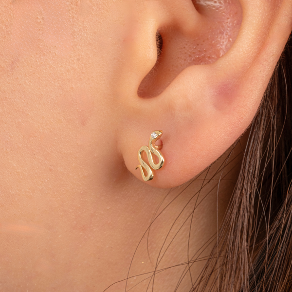 Gümüş Küpe - 925 Ayar Gümüş Yılan Desenli Taşlı Minimal Küpe - Image 1