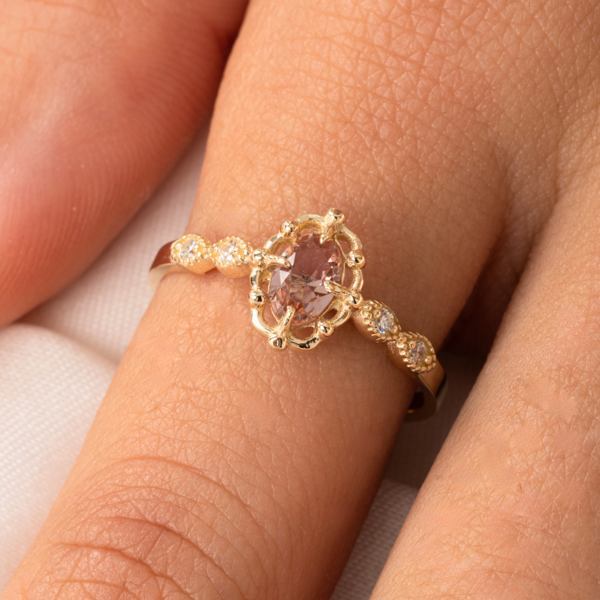 Gümüş Yüzük - 0.60Karat Zultanit Taşlı Gelin Başı Modern Tektaş 925 Ayar Evlilik Teklifi Gümüş Yüzük - Image 1