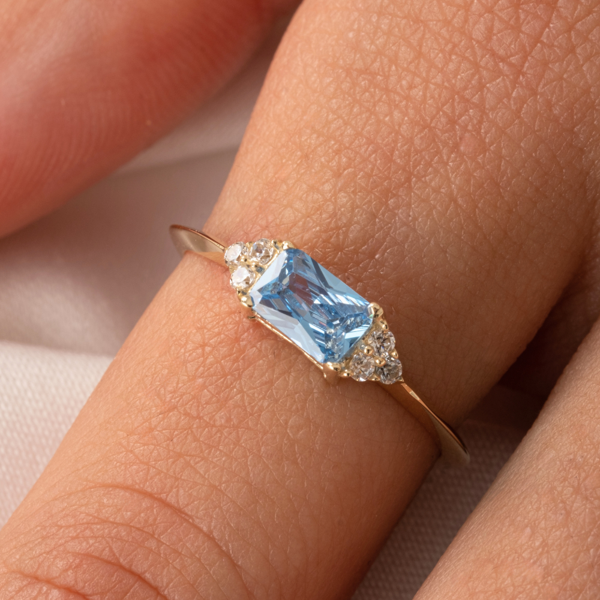 Gümüş Yüzük - Akuamarin Taşlı Zümrüt Kesim Modern Tasarım 925 Ayar Gümüş Yüzük - Image 1