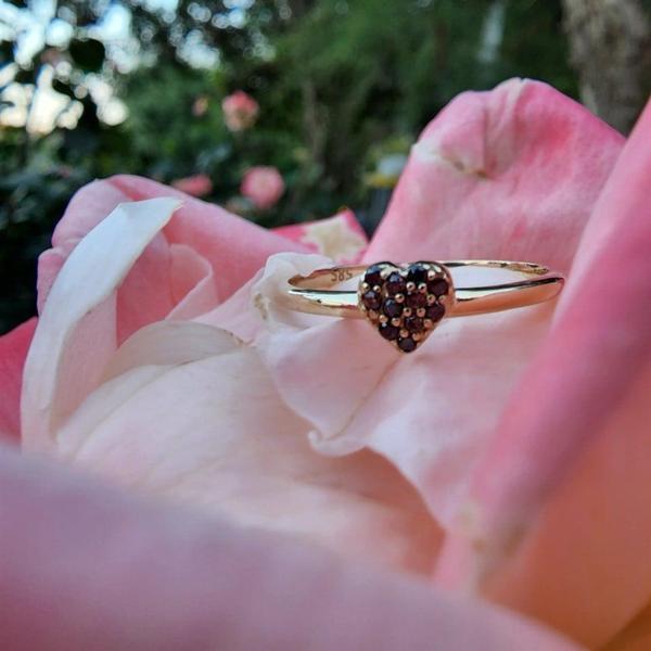 Gümüş Yüzük - Love Kalp Şampanya Renkli Minimal Gümüş Yüzük-Hediye Düz Kol Minik Taşlı Gümüş Yüzük - Image 1