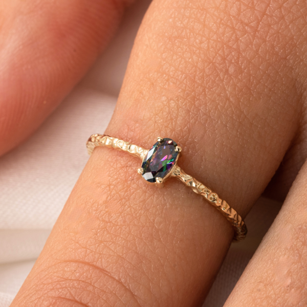 Gümüş Yüzük - Minimal Oval Mistik Topaz Taşlı Gümüş Yüzük-Oval Taşlı 925 Ayar Tek Taş Gümüş Yüzük - Image 1