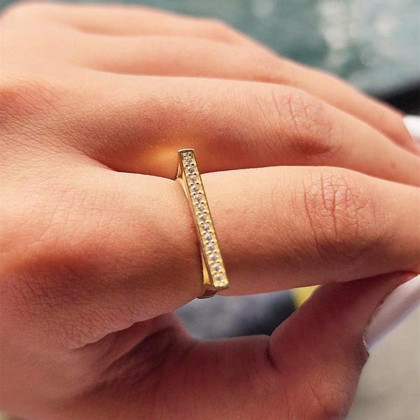 Gümüş Yüzük - Signity Swarovski Taşlı Düz Çizgi Modern Dizayn 925 Ayar Gümüş Yüzük - Image 1